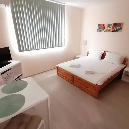 Apartament @ *