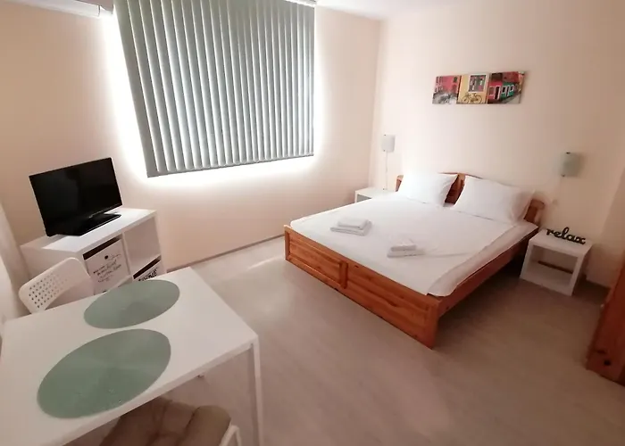 Апартаменты @ *